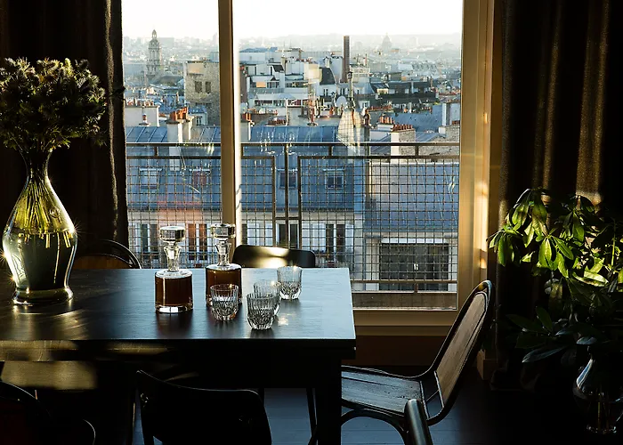 Hotel Le Chat Noir