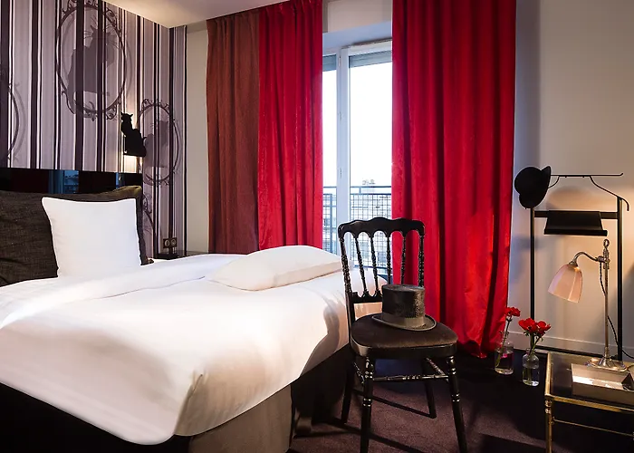 Hotel Le Chat Noir